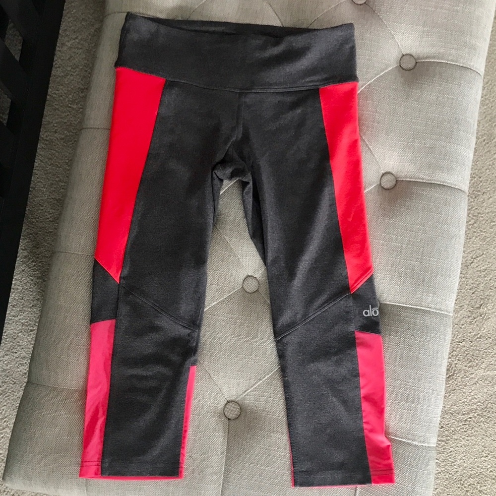 Alo Yoga Capri Leggings